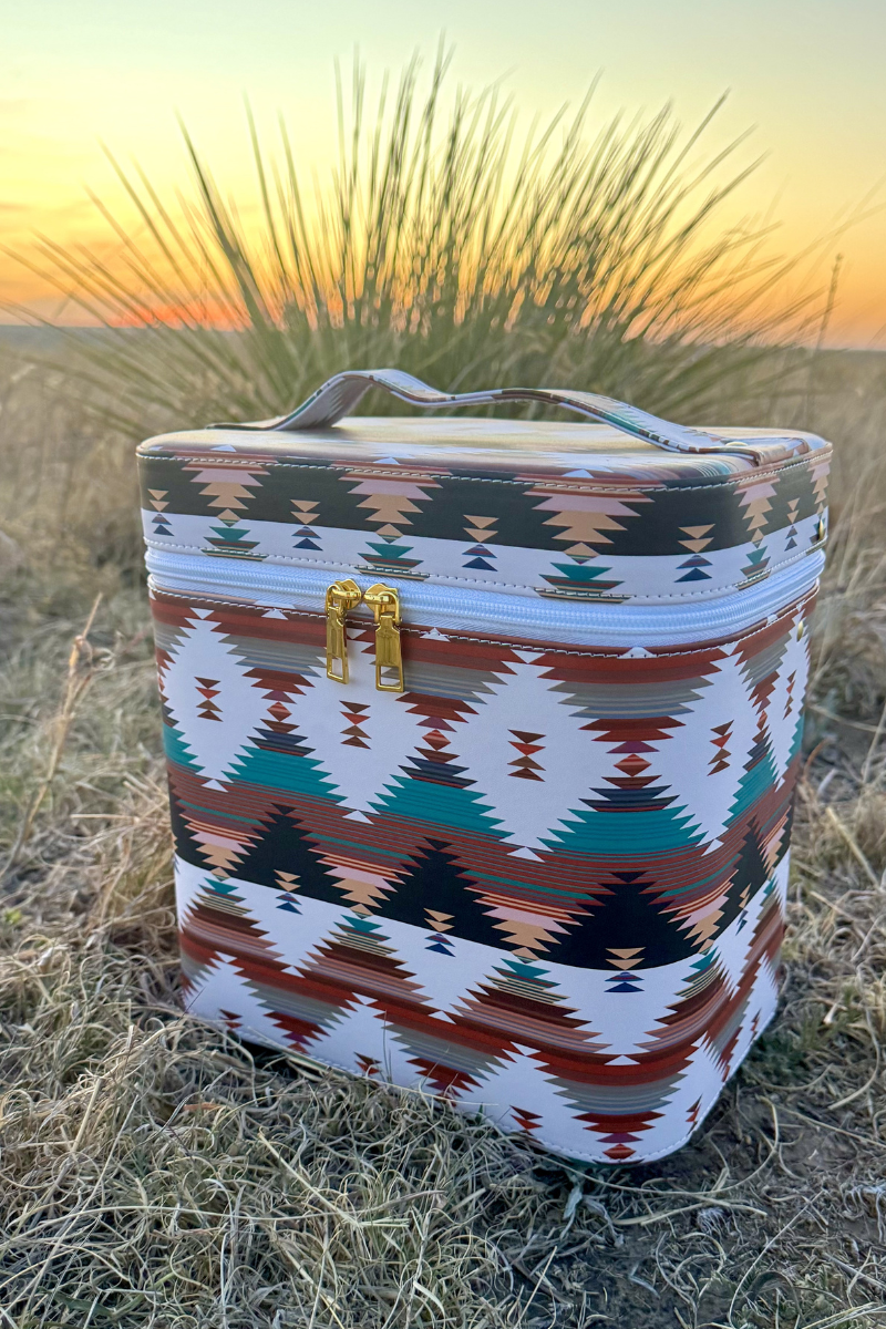 The WILD PLAINS MAKEUP BOX