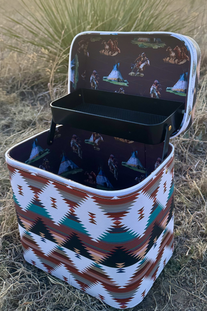 The WILD PLAINS MAKEUP BOX