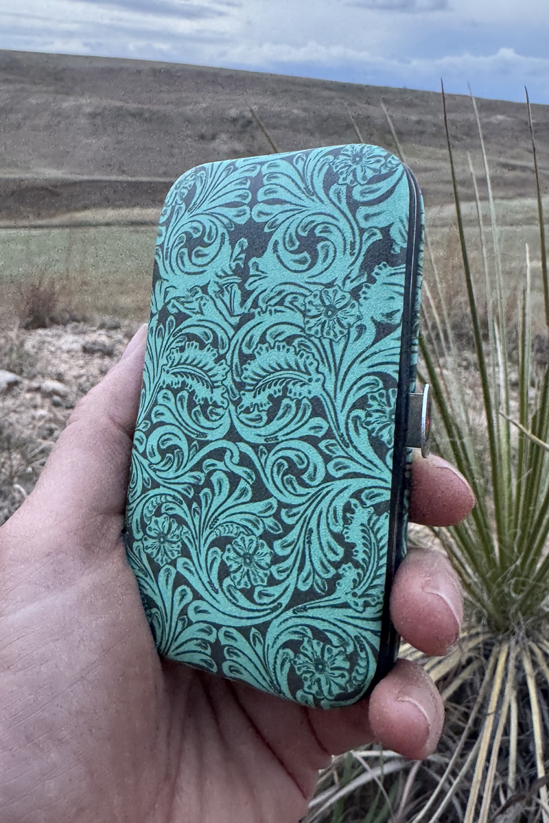 The TOOLED IN TURQUOISE MANICURE SET