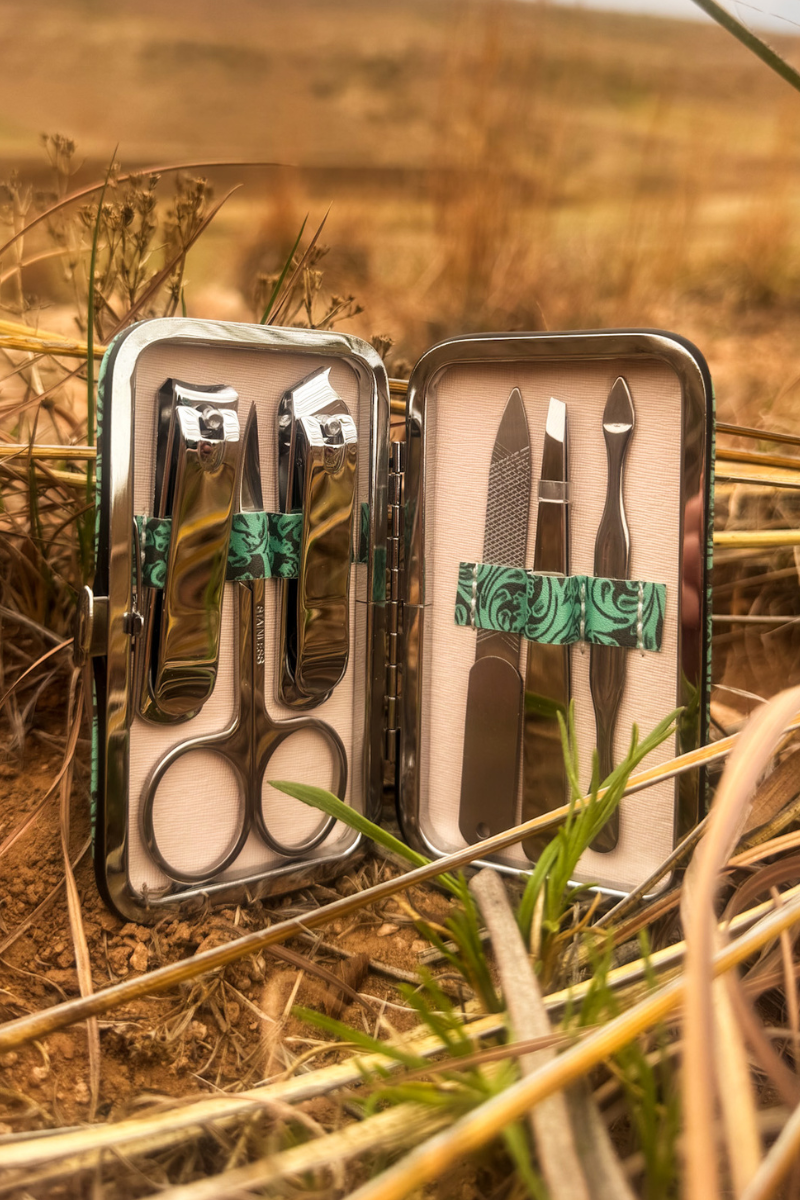 The TOOLED IN TURQUOISE MANICURE SET